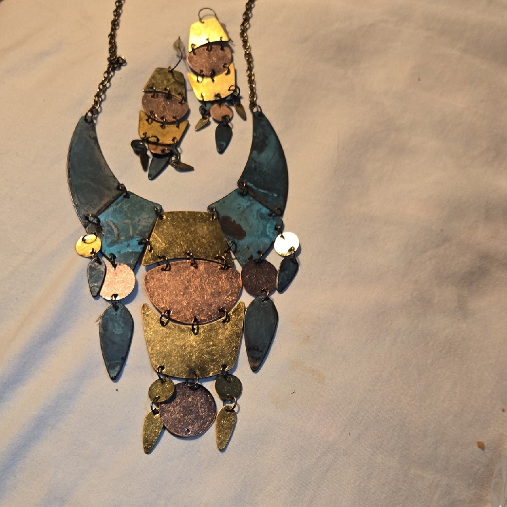 Elegant Multicolor Statement Necklace and Earring Set